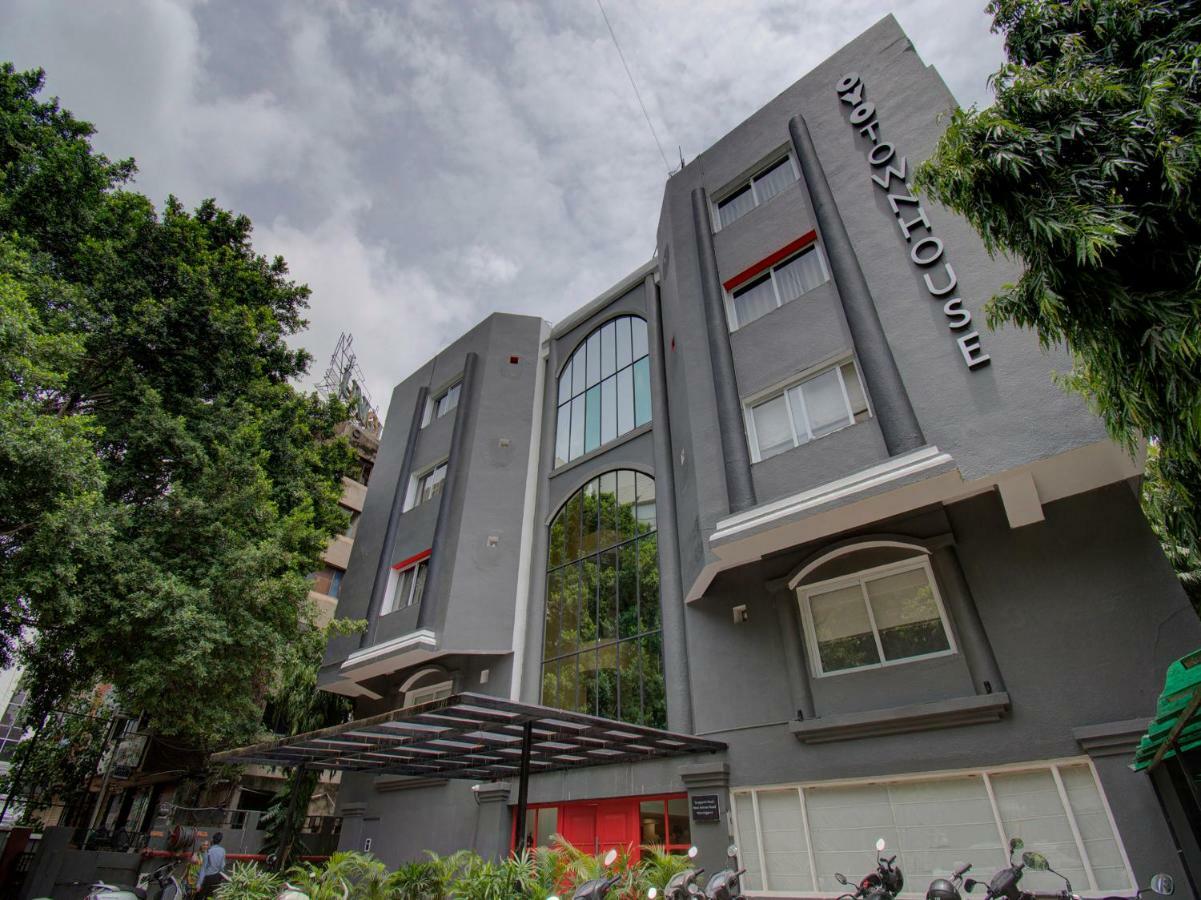 Oyo Townhouse 150 Shreyas Colony Hotel Ahmadábád Kültér fotó