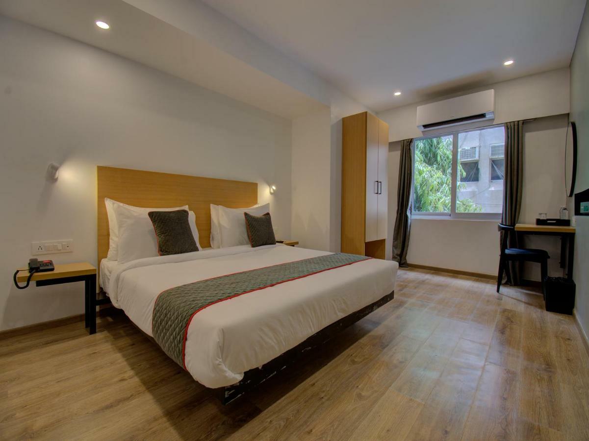 Oyo Townhouse 150 Shreyas Colony Hotel Ahmadábád Kültér fotó