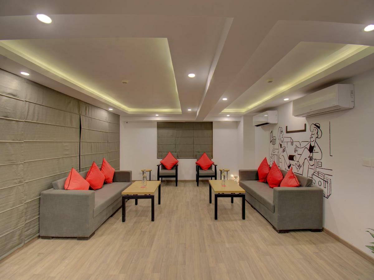 Oyo Townhouse 150 Shreyas Colony Hotel Ahmadábád Kültér fotó